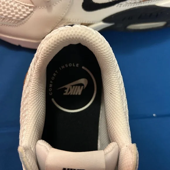 Nike Air Max - Picture 9 of 12